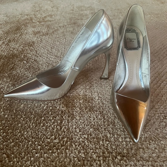DIOR SILVER METALLIC PUMP - Picture 1 of 6